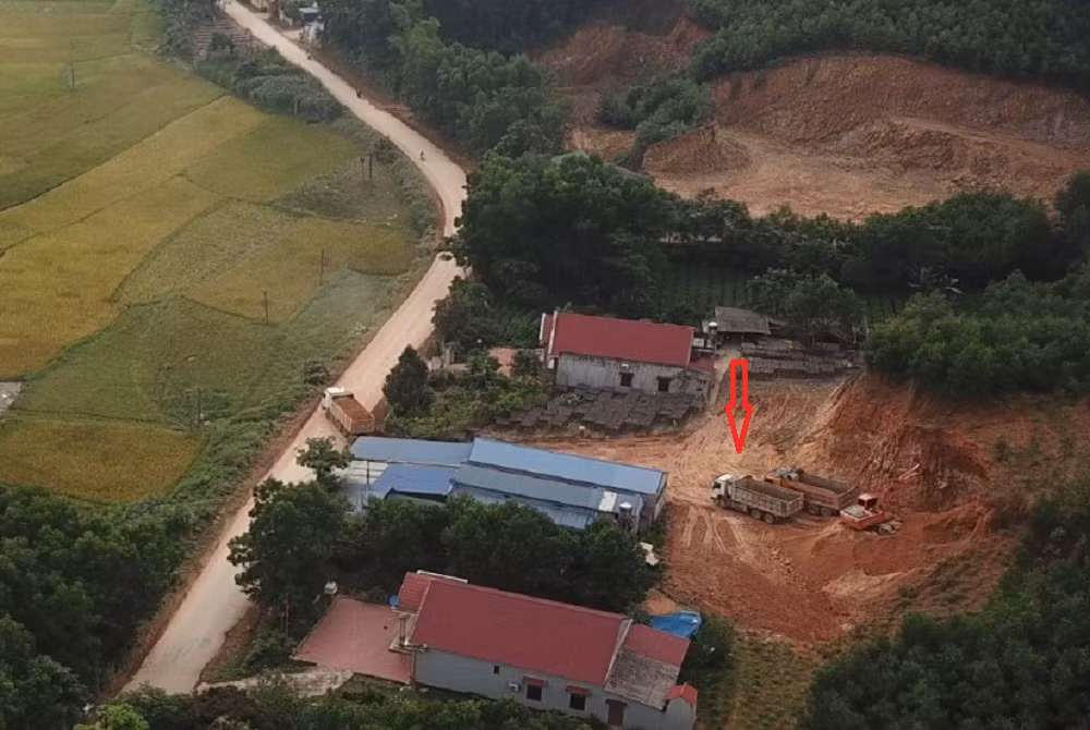 Dong Hy, Thai Nguyen: Ai khai thac “dat lau” xung quanh khu vuc den Da Thien?-Hinh-4