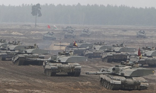 Ukraine yeu cau them vien tro quan su