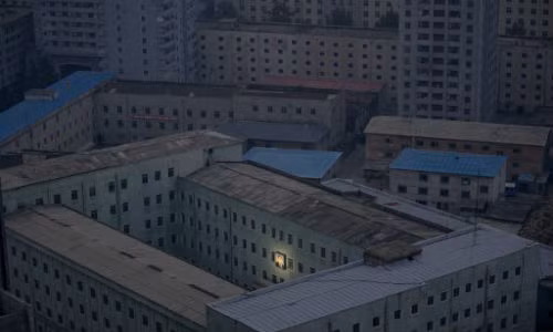 Vi sao kinh te Trieu Tien tut doc trong nam 2015?