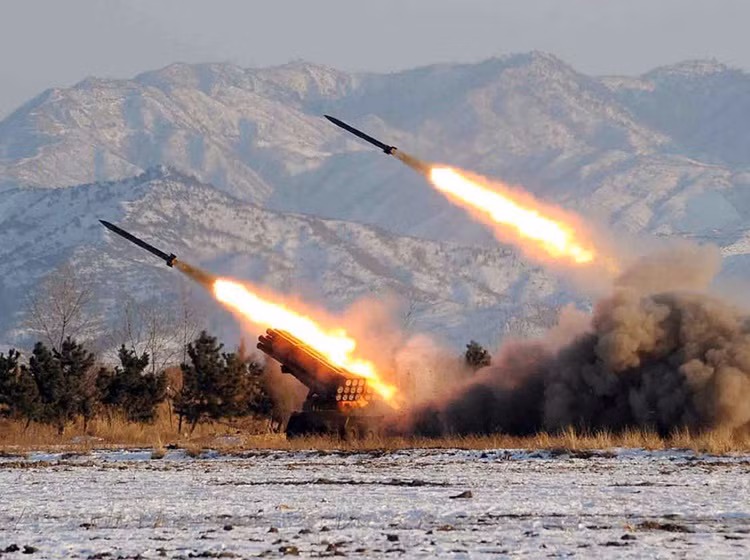 Ngày 3/4, Bình Nhưỡng đã phóng bốn tên lửa tầm ngắn ở ngoài khơi bờ biển phía tây CHDCND Triều Tiên.