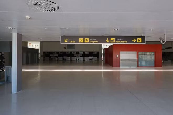 Sảnh nhà ga sân bay không có một bóng người. Theo kế hoạch, đây là nơi có thể tiếp nhận tối đa 47.000 tấn hàng hóa mỗi năm.