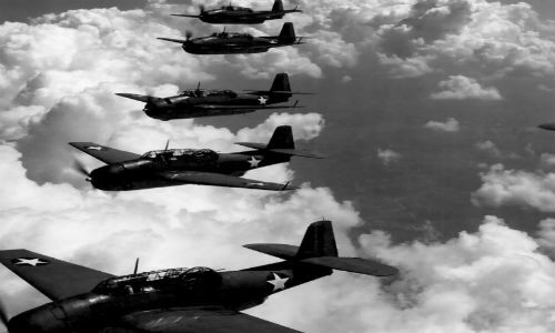 Chuyến bay 19: Năm chiếc máy bay thả ngư lôi TBM Avenger của Hải quân Mỹ đã biến mất trong quá trình bay huấn luyện ngày 5/12/1945 từ căn cứ Không lực Hải quân Ft Lauderdale, Florida (Mỹ). 14 thành viên đội bay của chuyến bay 19 và 13 thành viên đội bay đến tìm kiếm cứu hộ đều đã tử nạn. Dư luận dấy lên nhiều giả thuyết về sự mất tích bí ẩn này, trong đó có sự xuất hiện của “tam giác quỷ” Bermuda.