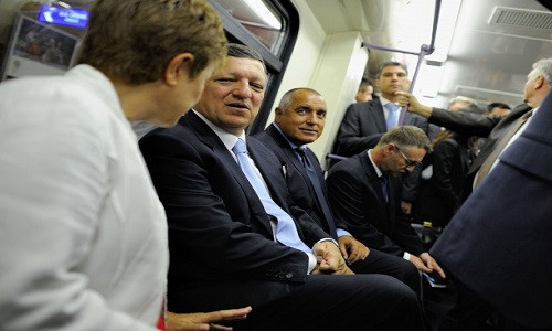 Chủ tịch Ủy ban châu Âu Jose Manuel Barroso đã mở một đường tàu điện ngầm mới ở Sofia, Bulgaria,2012 - việc xây dựng được tài trợ một phần bởi EU.