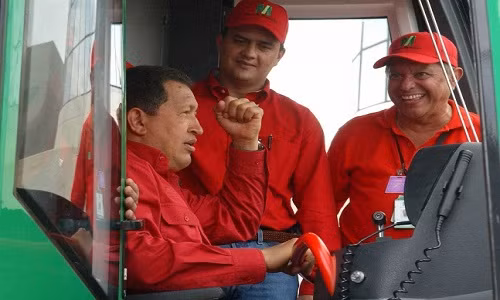 Thich thu xem lanh dao the gioi ngoi phuong tien cong cong