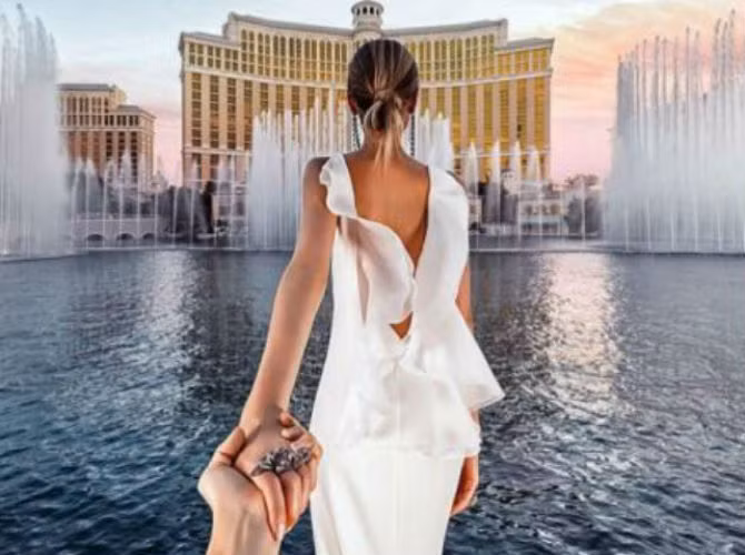 Chưa dừng lại ở đó, Osmann và Zakharova vừa hâm nóng lại tài khoản Instagram của họ bằng bộ ảnh gây sốt chụp trong tuần trăng mật 