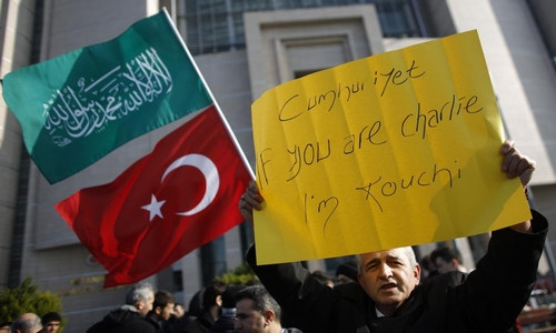 Cộng đồng Hồi giáo giận dữ với báo Charlie Hebdo - Hình 14 Cong dong Hoi giao gian du voi bao Charlie Hebdo-Hinh-14