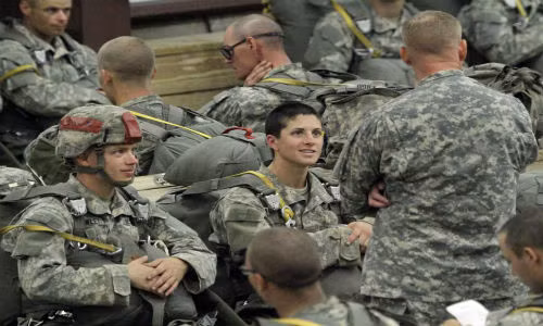 Chan dung hai “bong hong” biet kich dau tien cua My-Hinh-6