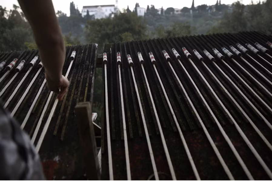 “Cuộc chiến” pháo hoa choáng ngợp ở Vrontados - Hình 2 “Cuoc chien” phao hoa choang ngop o Vrontados-Hinh-2