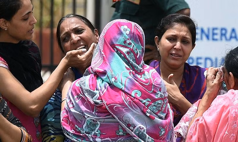 Họ đau đớn thổn thức vì sự mất mát quá đột ngột này.