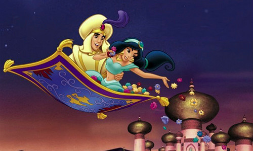 Ky thu cong chua meo tap bay tren tam tham