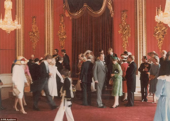 Rất đông các thành viên hoàng gia có mặt trong "đám cưới thế kỷ" của Hoàng gia Anh.