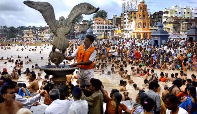 Giam dap kinh hoang o An Do, 27 nguoi thiet mang