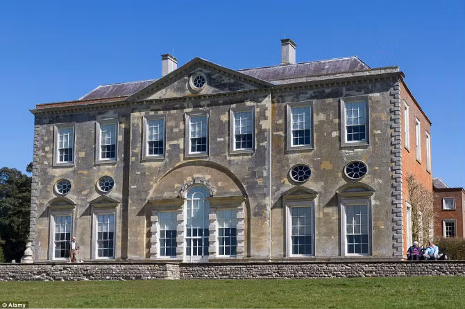 Luke Lightfoot là người thiết kế ngôi nhà Claydon cho gia đình Verney vào năm 1757.