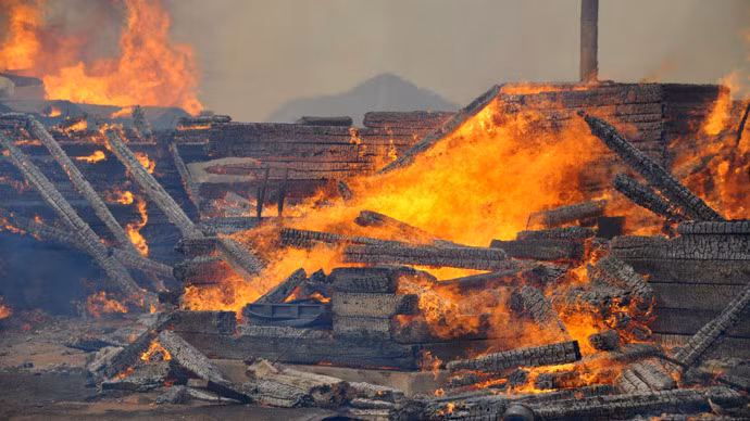 Một vụ cháy rừng ở làng Smolenka và khu dân cư Dobrotny của quận Chitinsky.