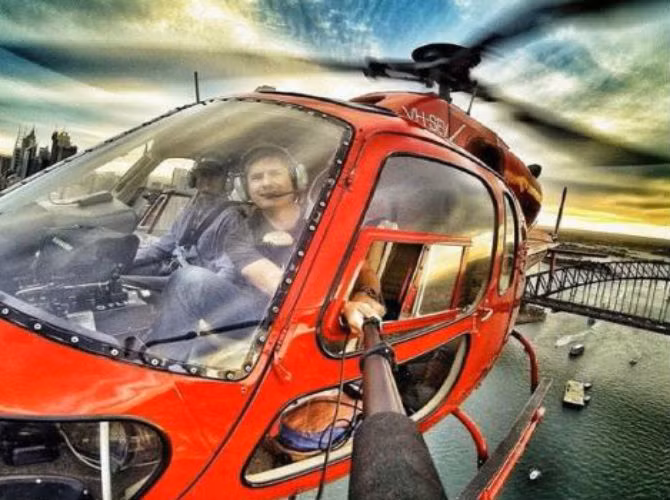 Sẽ thật đáng tiếc nếu khoảnh khắc được ngồi trên trực thăng và lướt qua cảng Sydney nổi tiếng lại không được lưu giữ