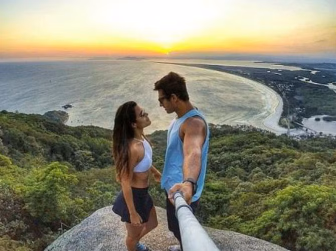 Tình yêu như thăng hoa hơn khi đặt trong khung cảnh đẹp tựa thiên đường.