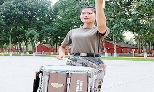 Luyện tập trống.