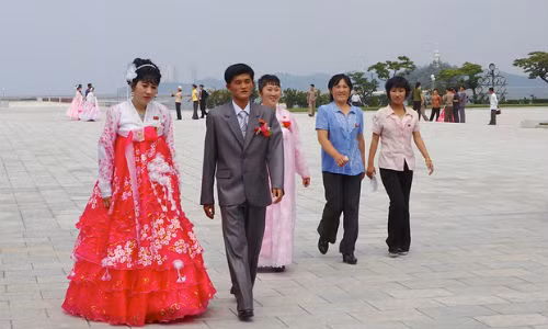 Khac la van hoa dam cuoi o Trieu Tien