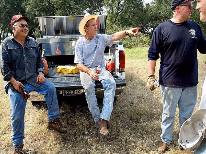 Cựu Tổng thống Mỹ George Bush lại thích đến trang trại của mình ở Crawford trong kỳ nghỉ lễ.