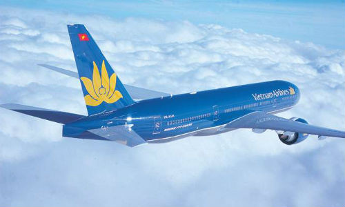  Quy trình đào tạo phi công dân dụng gồm 5 giai đoạn. Để lấy được tấm Bằng lái tàu bay thương mại, học viên cần đáp ứng tối thiểu 200 giờ bay và 12 tháng huấn luyện. Sau quá trình này, các phi công có khả năng ứng tuyển phi công ở bất cứ hãng hàng không nào trên thế giới, tất nhiên bao gồm cả các hãng hàng không tại Việt nam như Vietnam Airlines, Vietjet Air, Jetstar Pacific… 