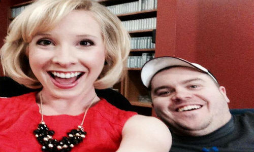 Ngày 26/8, phóng viên truyền hình Mỹ Alison Parker, 24 tuổi, và quay phim Adam Ward, 27 tuổi đã bị kẻ xả súng Vester Lee Flanagan bắn chết khi đang dẫn chương trình trực tiếp.