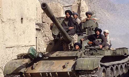 Taliban hoat dong manh tro lai, giet linh Afghanistan