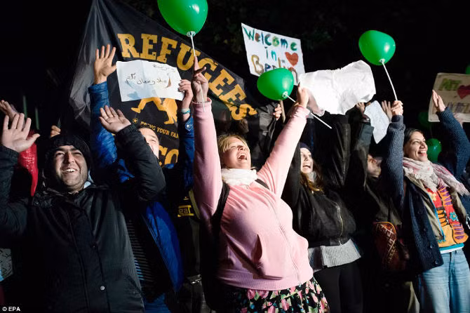 Nguoi ti nan khoc rong vi Ao sap dong cua bien gioi-Hinh-14