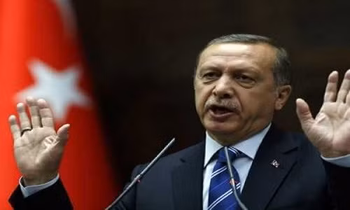 10. Thổ Nhĩ Kỳ: Tổng Thống Thổ Nhĩ Kỳ Recep Tayyip Erdogan sẽ tiếp tục tấn công các đối thủ chính trị và củng cố sức mạnh của mình để cố gắng thiết lập lại hệ thống chính trị của Thổ Nhĩ Kỳ. "Nhưng ông lại có khả năng sẽ không đắc cử vào năm nay, điều này sẽ gây nên nhiều cuộc đấu đá chính trị, ít chính sách gắn kế và nhiều bất ổn chính trị hơn.