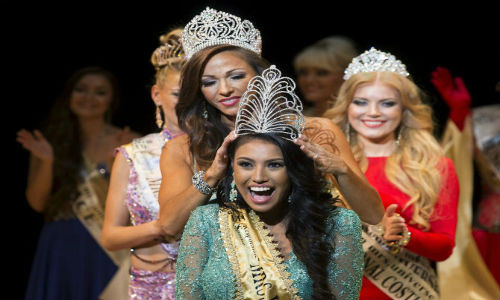 Ngày 30/8, Ashley Burnham trở thành người đẹp Canada đầu tiên đăng quang ngôi vị Hoa hậu Quý bà Hoàn vũ 2015 trong cuộc thi được tổ chức tại Minsk, Belarus.