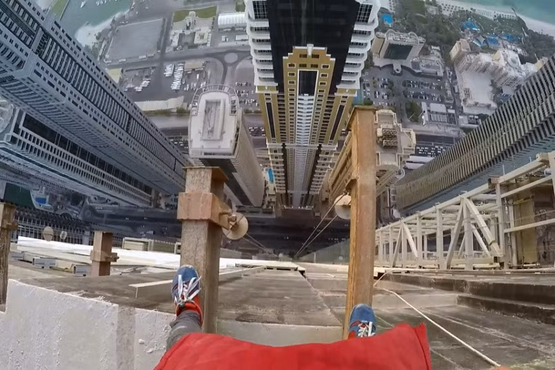 Khoảnh khắc chắc hẳn khiến nhiều người “đứng tim” khi đứng ở vị trí này.