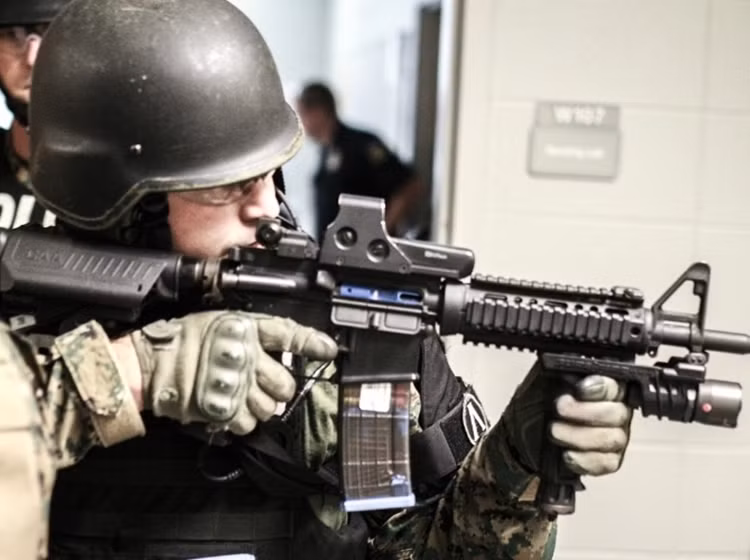 California: Đứng đầu danh sách 10 bang nước Mỹ có cảnh sát giết người nhiều nhất là California. Tính đến ngày 21/7/2015, cảnh sát California đã làm chết 105 người.