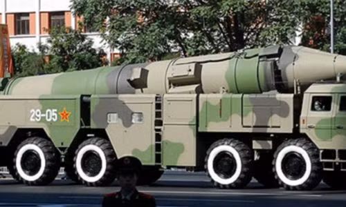 Nhat dung chieu gay ong dap lung ong tri Trung Quoc