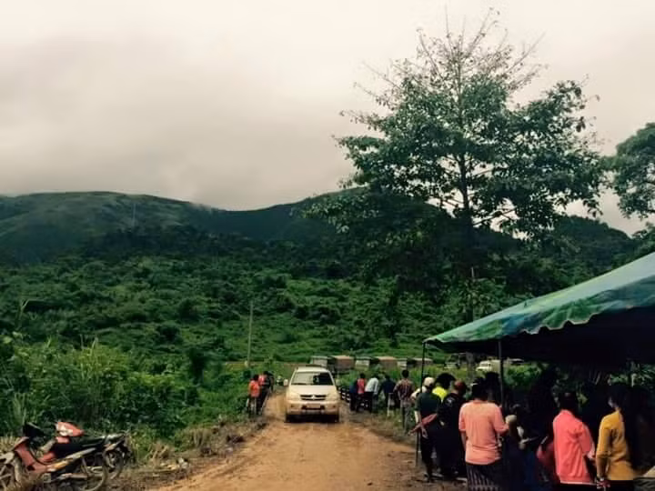 Hien truong vu truc thang Lao roi, 23 nguoi thiet mang-Hinh-2