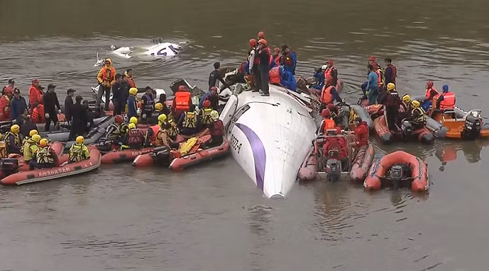 Ngày 4/2/2015, một chiếc ATR 72-600 của hãng hàng không TransAsia Airways bay nội địa dự kiến giữa Đài Bắc và đảo Kim Môn, Đài Loan. Chiếc máy bay rơi xuống một con sông ngay sau khi cất cánh từ Sân bay Songshan tại Đài Bắc. 4 thành viên phi hành đoàn và 39 hành khách thiệt mạng.