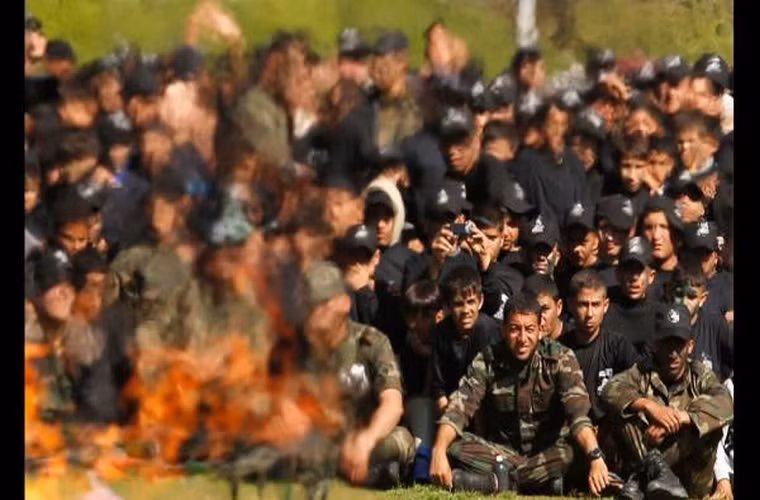 Các bài tập được thiết kế tăng dần độ khó.