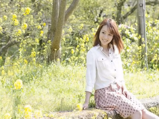 Thuê bạn: Một số người thường cảm thấy cô độc và khó kết bạn. Dịch vụ này sẵn sàng giúp bạn giải quyết vẫn đề đó. Bạn hoàn toàn có thể thuê một người làm bạn với mình bất cứ lúc nào.