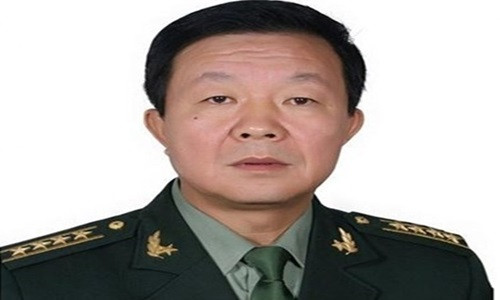 Trong tháng 2/2015, Thiếu tướng Lưu Hồng Kiệt, người được xem là phụ tá thân cận của ông Từ Tài Hậu và ông Quách Bá Hùng đã bị bắt do nghi ngờ tham nhũng. Theo Nhân dân Nhật báo, ông Lưu từng giữ chức cao trong ngành hậu cần quân đội, bị nghi ngờ lạm dụng chức vụ năm 2013 và nhận hối lộ nhưng không cho biết thêm chi tiết. (Ảnh: Tân Hoa xã)