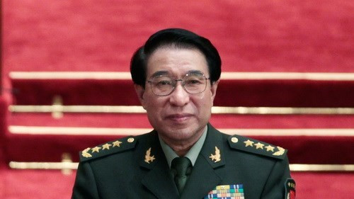 Tướng Từ Tài Hậu là một trong những tướng lĩnh Trung Quốc bị "sờ gáy". Từ Tài Hậu, 71 tuổi, giữ chức Phó Chủ tịch quân ủy Trung ương Trung Quốc từ năm 2004 đến năm 2012, đã thú nhận có nhận các khoản hối lộ có giá trị “cực lớn”, theo thông báo của Viện kiểm sát quân sự Trung Quốc hôm 28/10/2014. Trước đó, vào tháng 6/2014, ông này đã bị cách chức và bị khai trừ khỏi Đảng Cộng sản Trung Quốc. (Ảnh: Reuters)