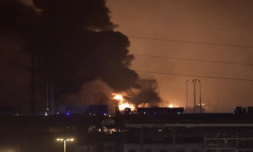 Theo CCTV, hàng trăm người bị thương đã được đưa tới bệnh viện cấp cứu trong hai vụ nổ liên tiếp ở Thiên Tân.