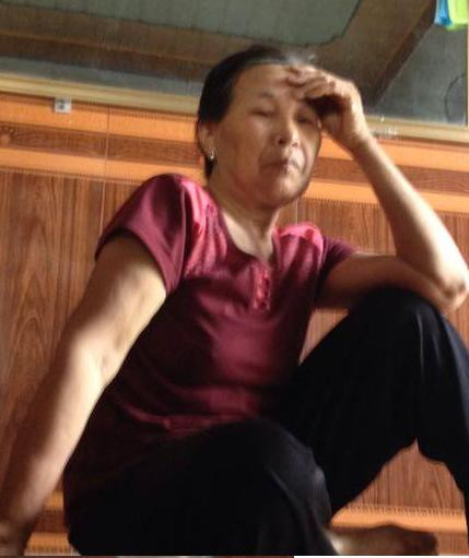 Bà Phùng Thị Thuận, mẹ thiếu tá Nguyễn Ngọc Chu.