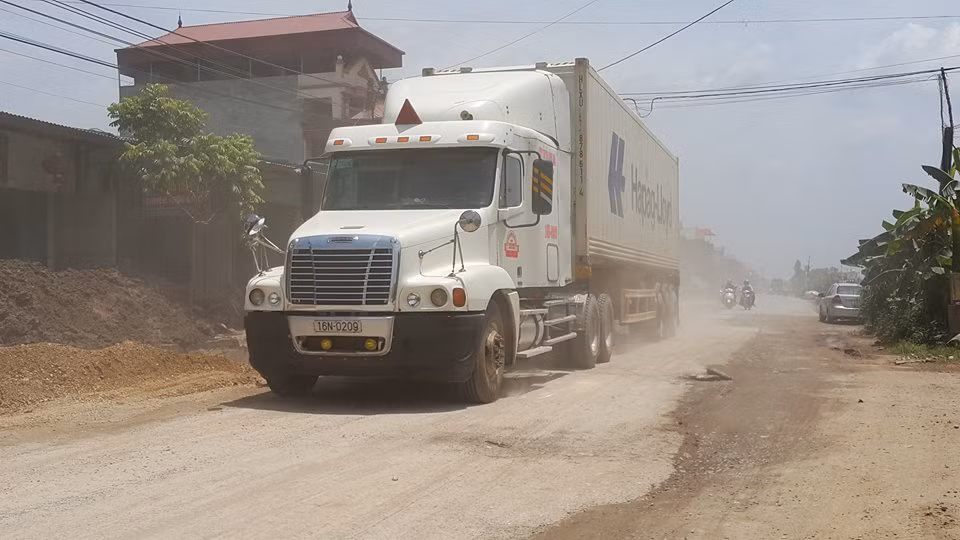 Thế nhưng, đến nay do nhiều nguyên nhân như công tác giải phóng mặt bằng (GPMB) ì ạch, thi công kiểu xôi đỗ dẫn đến dự án chậm tiến độ.