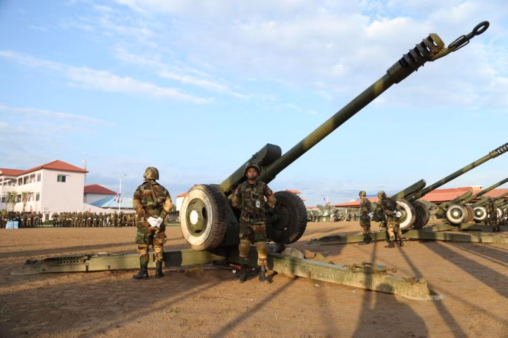 Trong khuôn khổ hoạt động kỷ niệm, Lữ đoàn 70 còn giới thiệu một loạt các khí tài súng, pháo hạng nặng khác như lựu pháo D30 122mm. Nguồn ảnh: bmpd