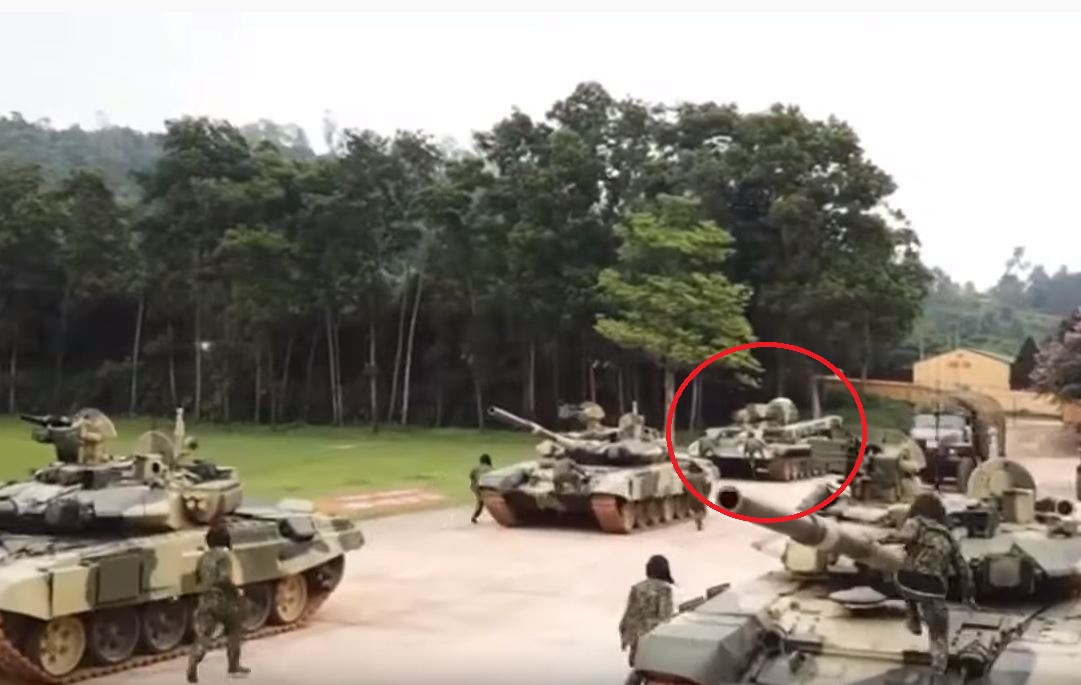 Hiếm hoi, trong phóng sự "Bộ đội Tăng Thiết giáp – 60 năm một chặng đường lịch sử" do Binh chủng Tăng Thiết giáp thực hiện nhân kỷ niệm 60 năm ngày truyền thống, hình ảnh đầu tiên về BREM-1 mới được công bố một cách “chớp nhoáng”. Trong ảnh, BREM-1 nằm ở góc trong cùng (dấu đỏ) đằng sau đội hình xe tăng T-90S.