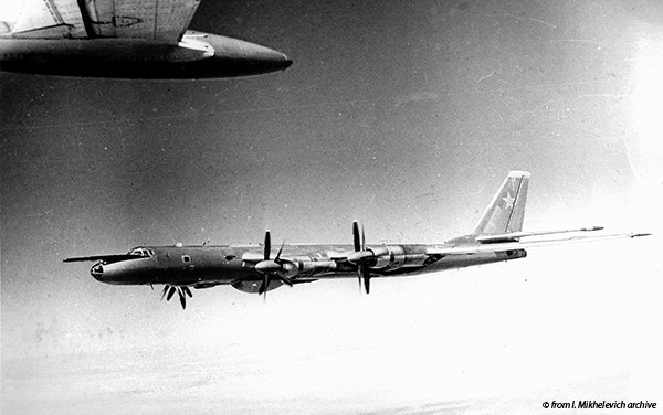 Trong ảnh, biên đội Tu-142 hoạt động trên khu vực biển Đông. Ảnh: from I.Mikhelevich archive