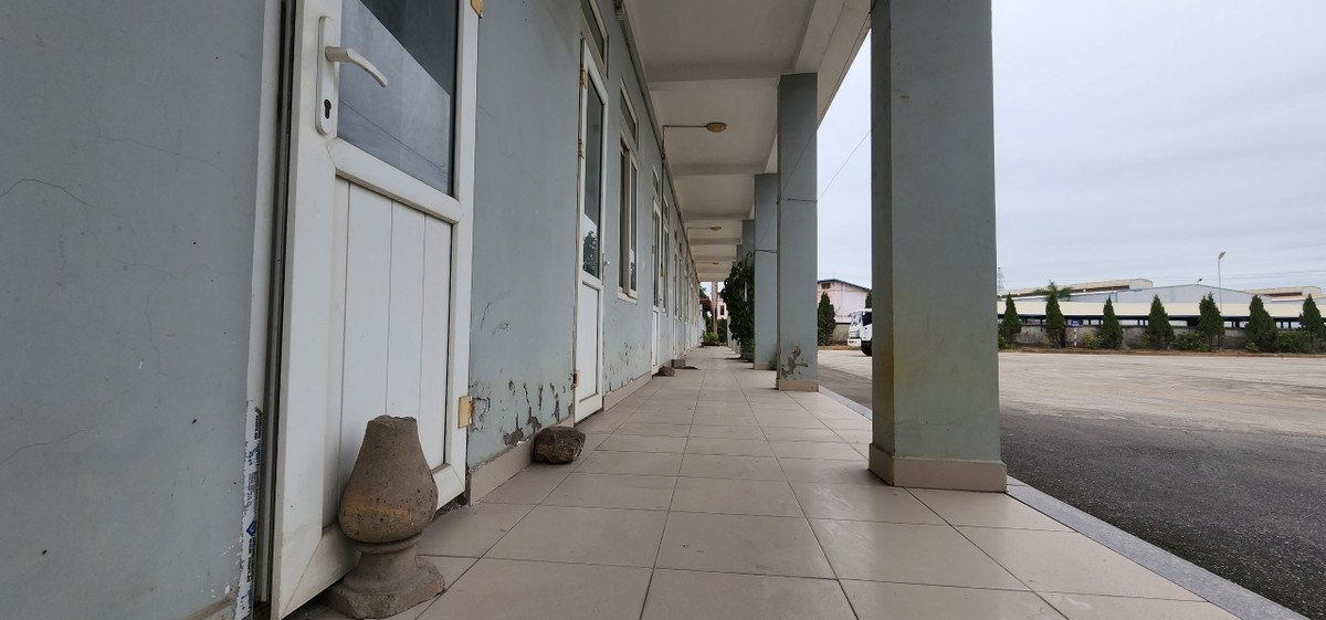 Về Chủ đầu tư bến xe phía Bắc Hải Phòng, tìm hiểu của PV Báo Tri thức và Cuộc sống, Công ty CP Tập đoàn Việt Úc được thành lập tháng 2/2001. Cổ đông lớn nhất của doanh nghiệp là ông Lê Văn Tiến.