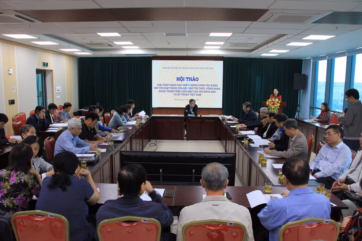 Nang cao chat luong cong tac Dang doi voi doi ngu tri thuc-Hinh-6