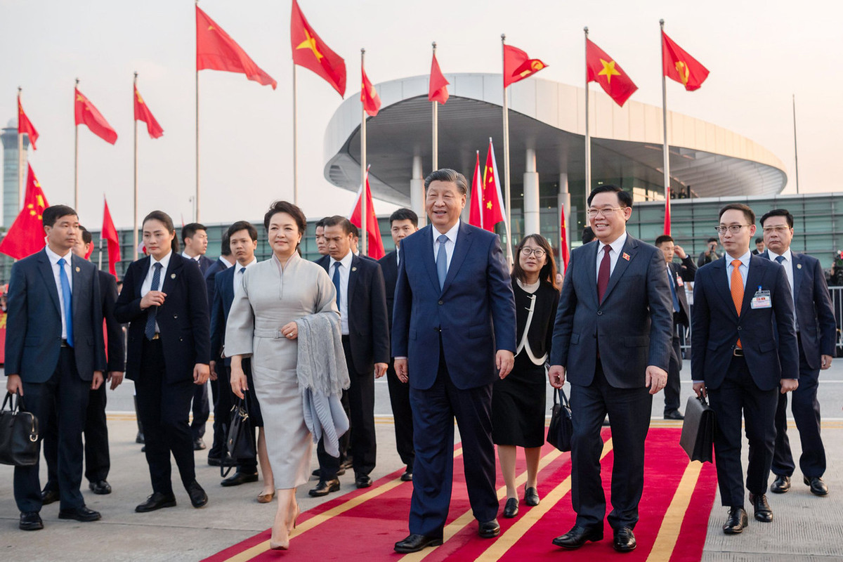 Tong Bi thu, Chu tich nuoc Trung Quoc Tap Can Binh va phu nhan ket thuc chuyen tham Viet Nam