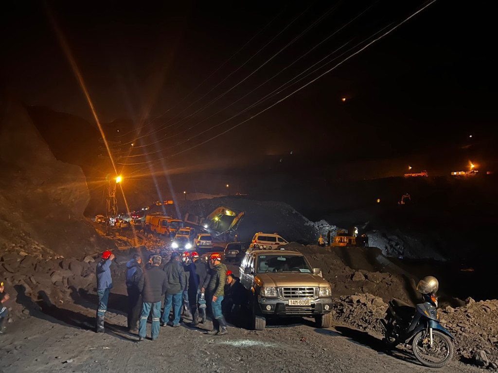 8 nguoi thuong vong o than Coc Sau, tiep tuc tim kiem, cuu nan 1 nan nhan