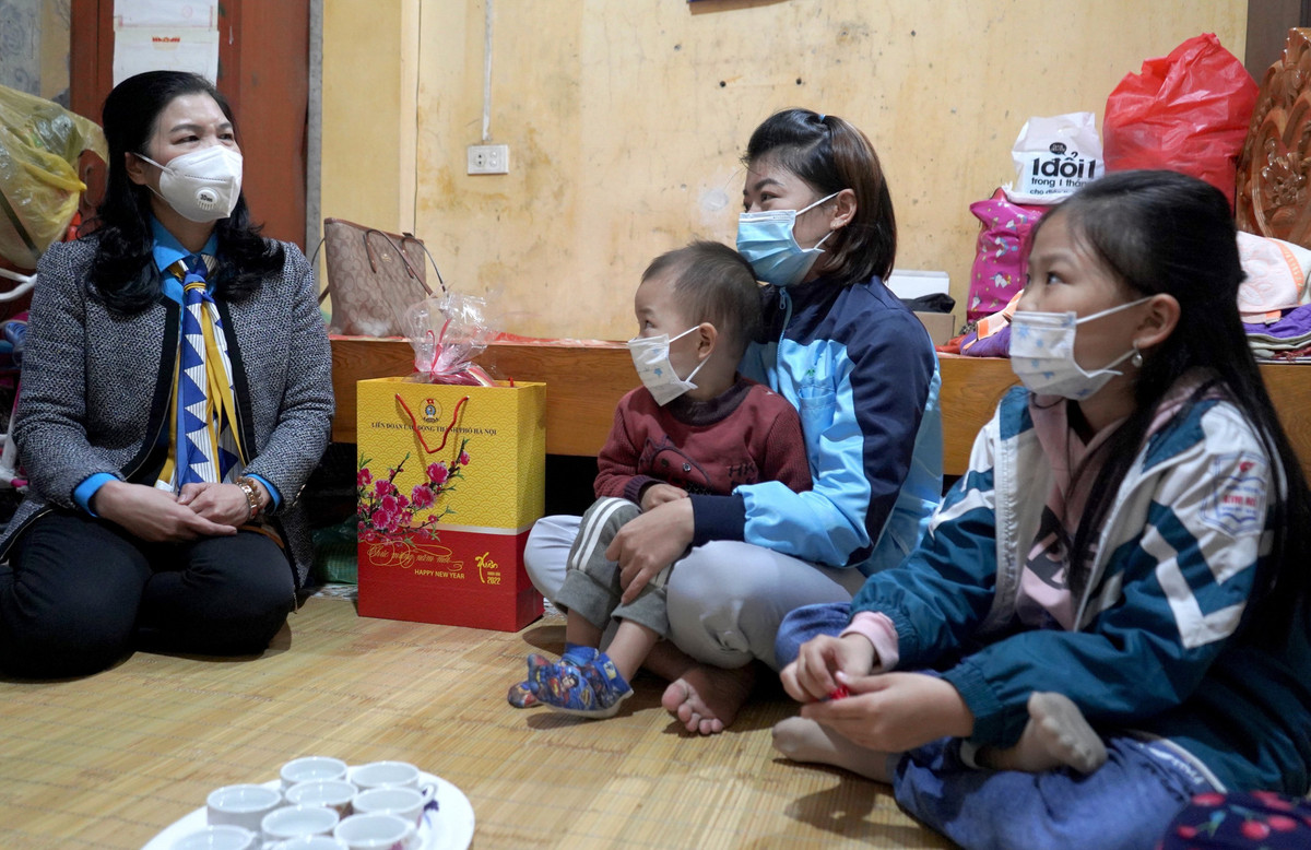 Bao dam nguoi lao dong duoc tra luong, thuong Tet day du
