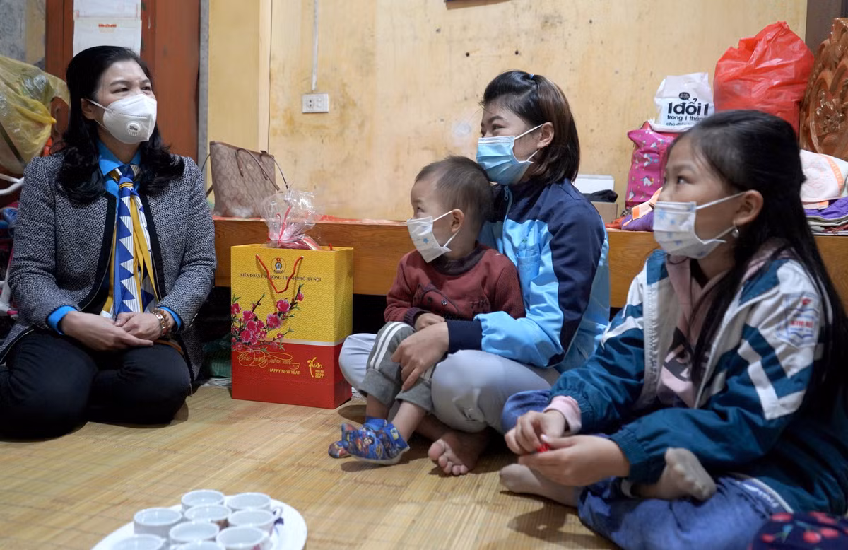 Bao dam nguoi lao dong duoc tra luong, thuong Tet day du